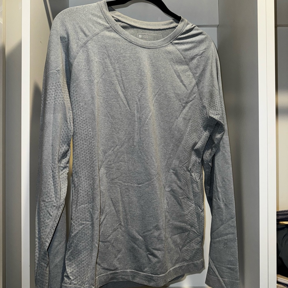 Figs Women's Gray Long Sleeve Tee